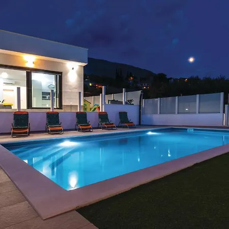 Holiday home Awesome In Srinjine